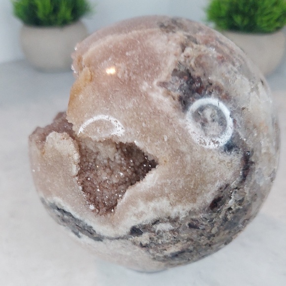 Pink Amethyst Sphere | Heart Healing • Serenity • Divine Feminine Energy - Picture 3 of 6